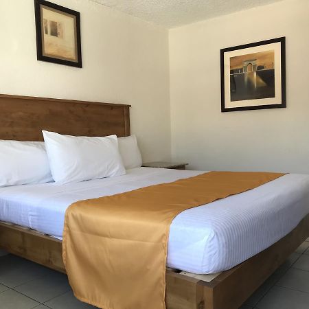 Hotel Guillen Jr ติฮัวนา ภายนอก รูปภาพ