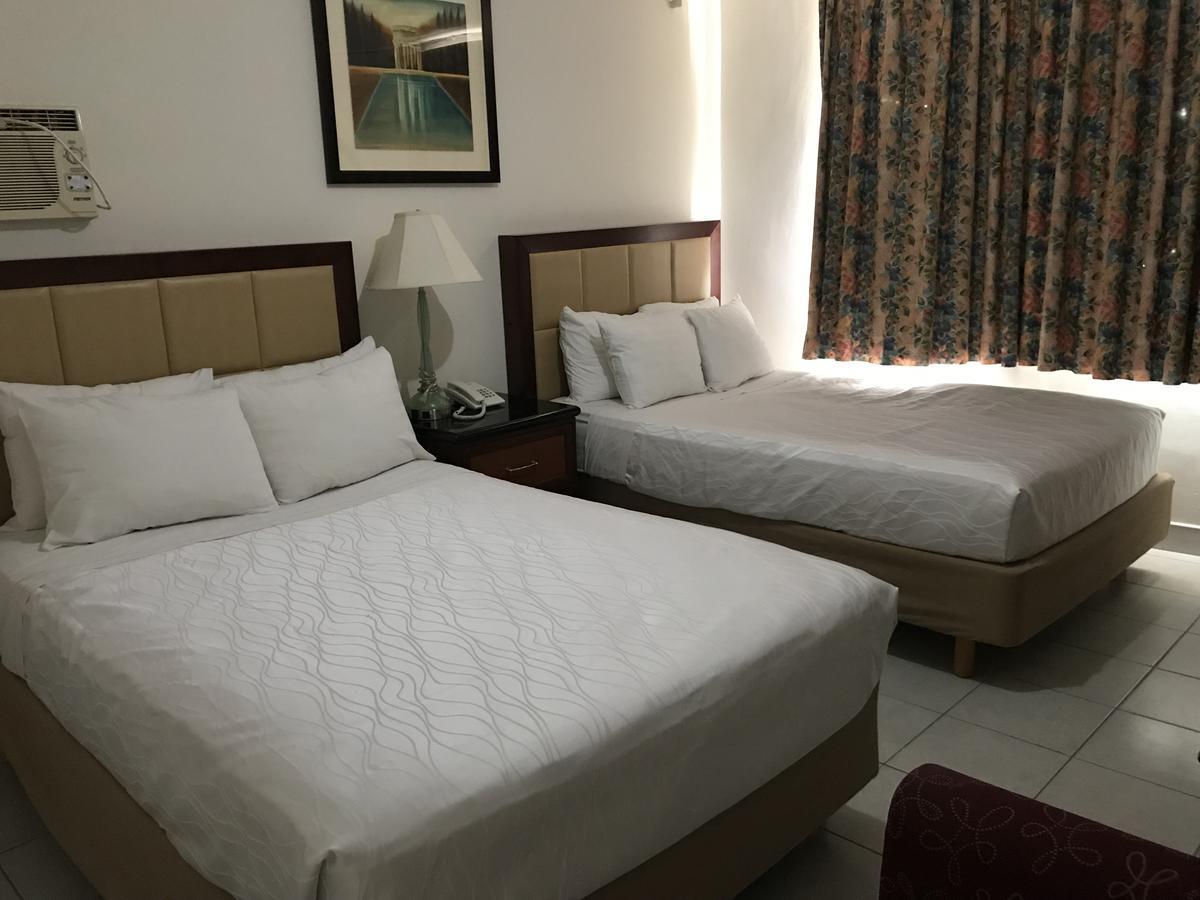 Hotel Guillen Jr ติฮัวนา ภายนอก รูปภาพ