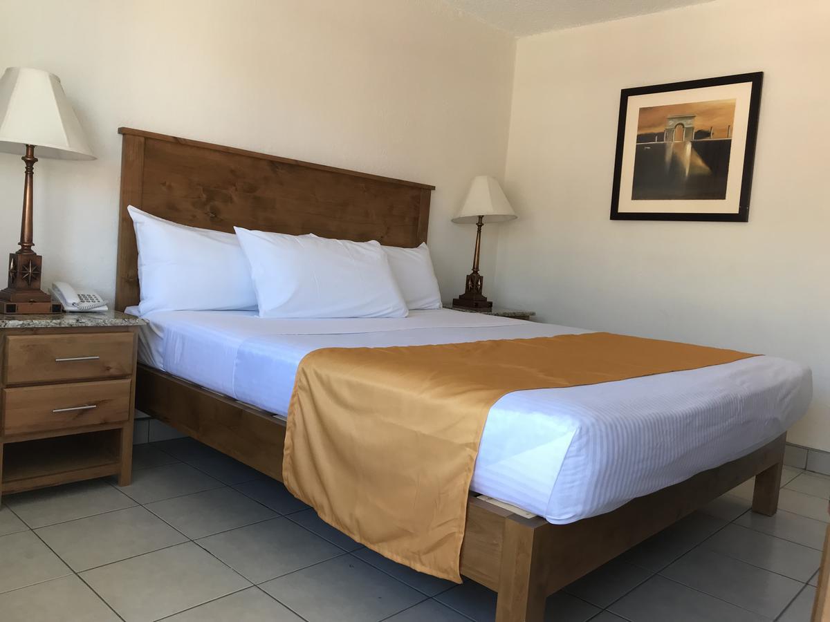 Hotel Guillen Jr ติฮัวนา ภายนอก รูปภาพ