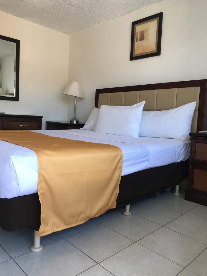 Hotel Guillen Jr ติฮัวนา ภายนอก รูปภาพ
