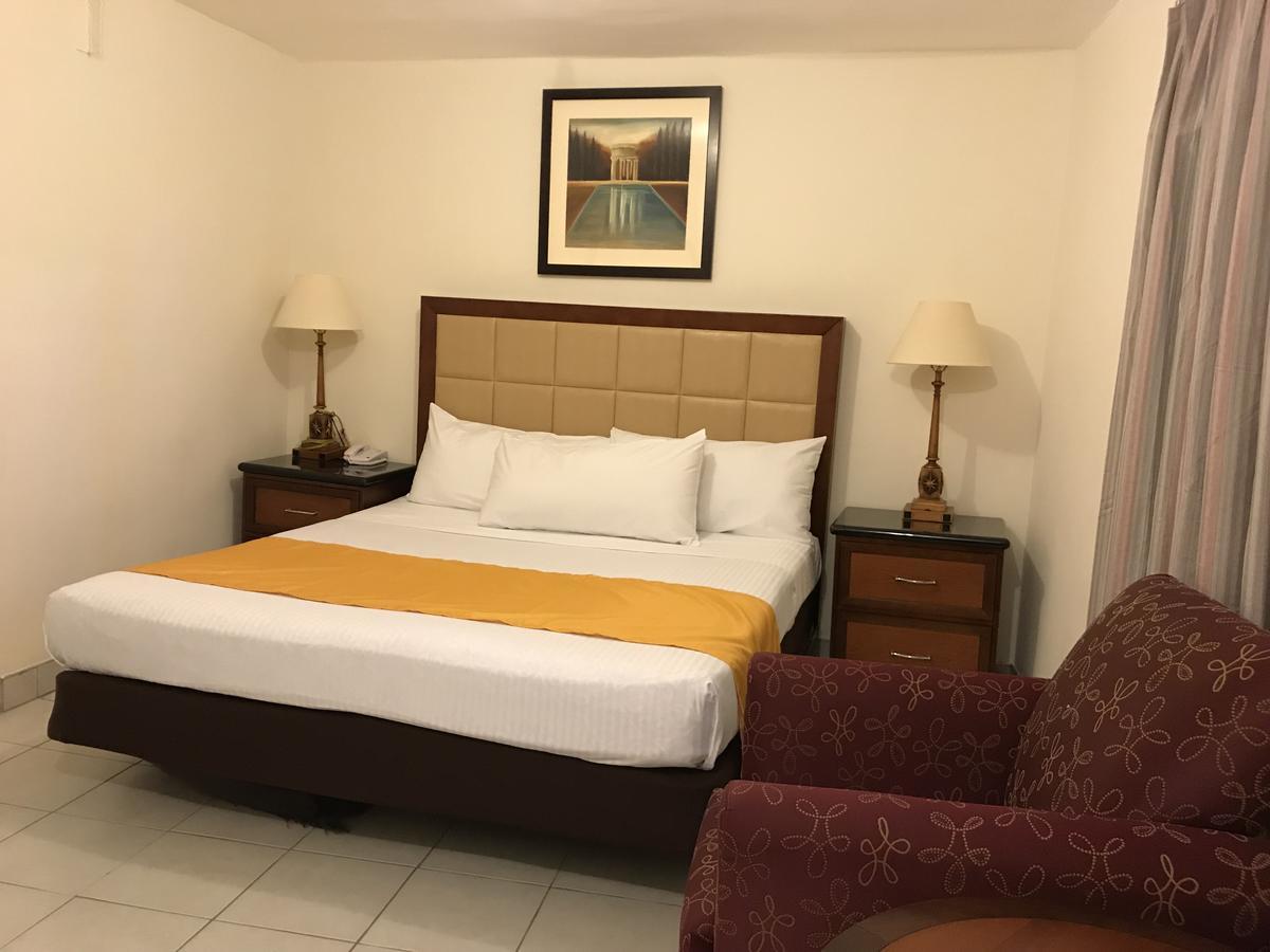 Hotel Guillen Jr ติฮัวนา ภายนอก รูปภาพ