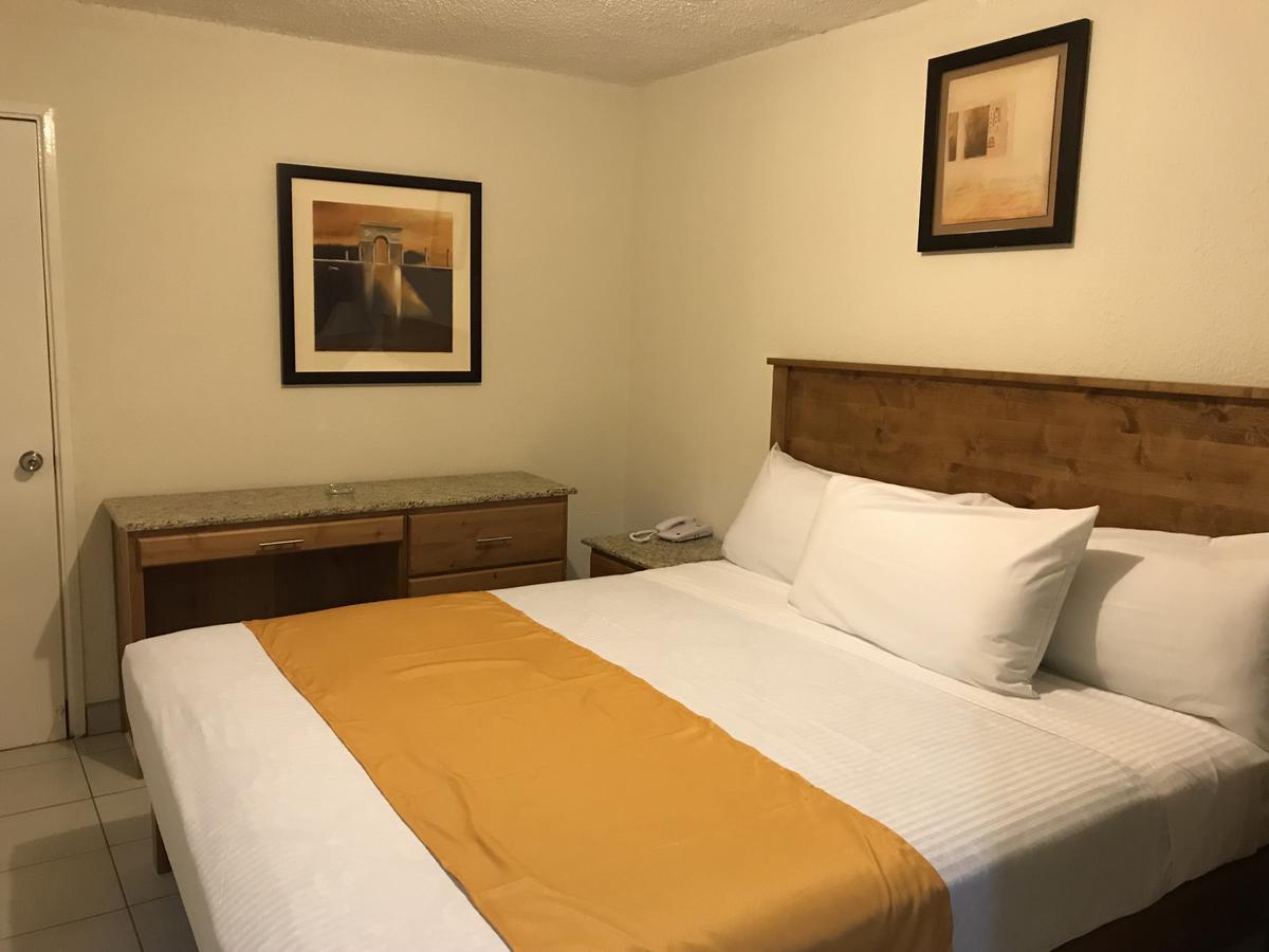 Hotel Guillen Jr ติฮัวนา ภายนอก รูปภาพ