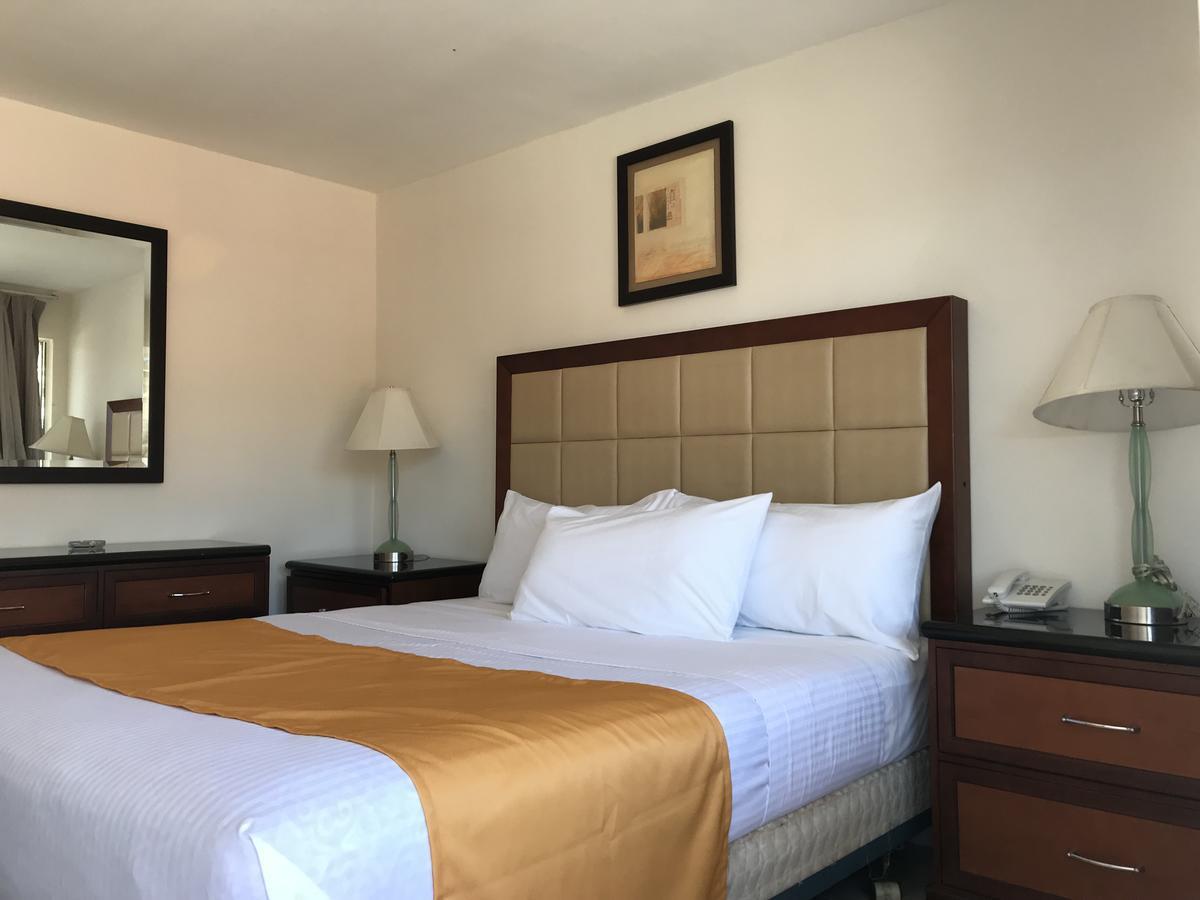 Hotel Guillen Jr ติฮัวนา ภายนอก รูปภาพ