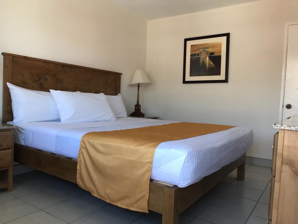 Hotel Guillen Jr ติฮัวนา ภายนอก รูปภาพ