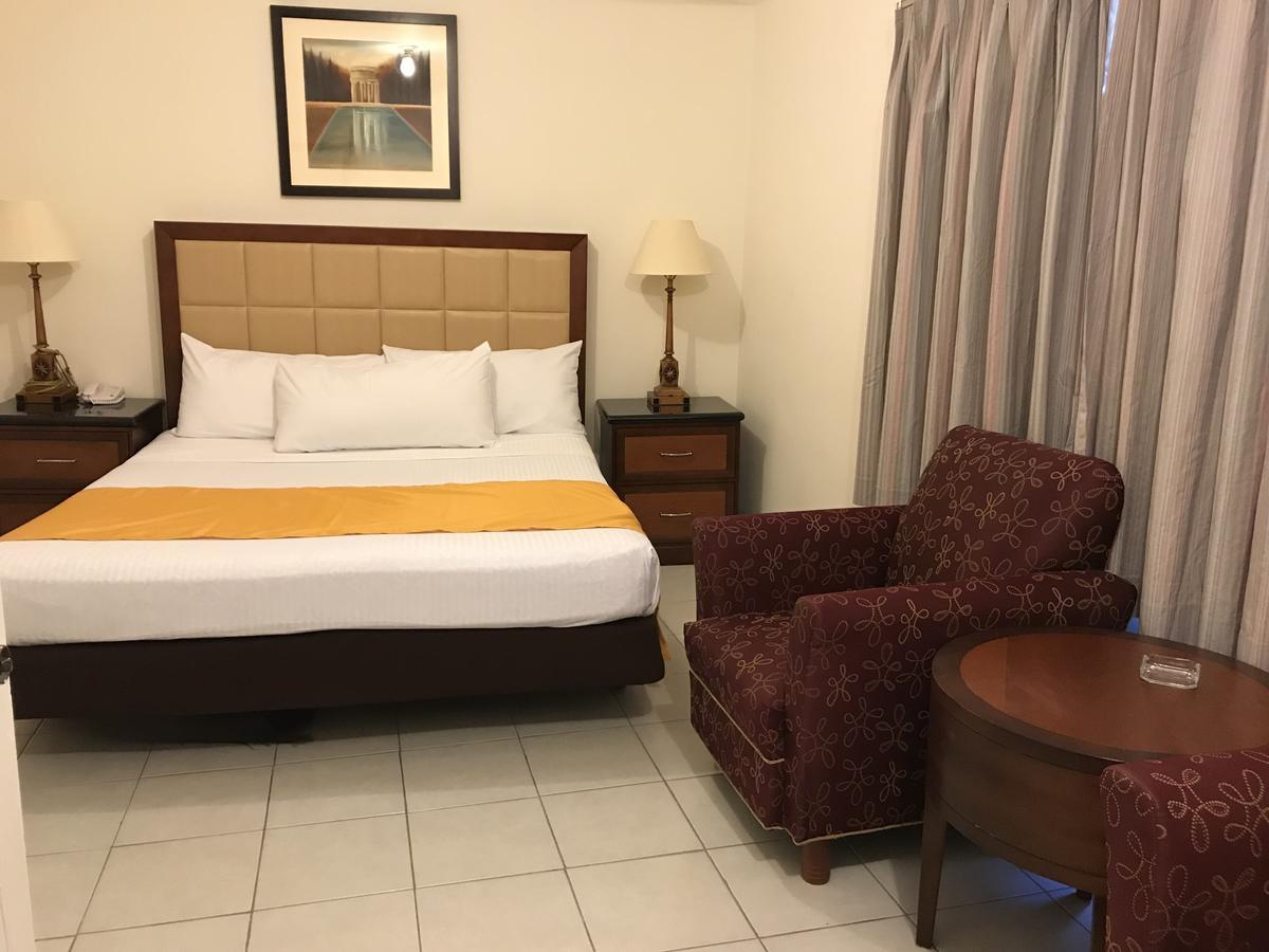 Hotel Guillen Jr ติฮัวนา ภายนอก รูปภาพ