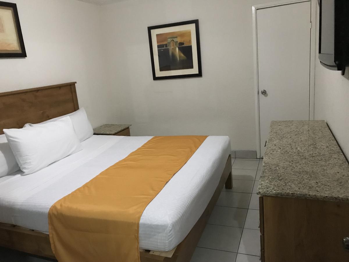 Hotel Guillen Jr ติฮัวนา ภายนอก รูปภาพ