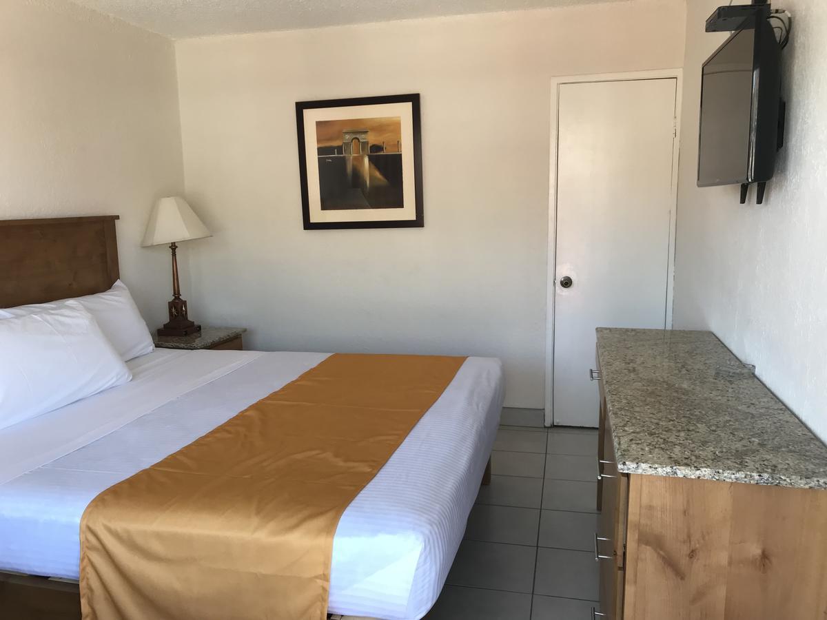 Hotel Guillen Jr ติฮัวนา ภายนอก รูปภาพ