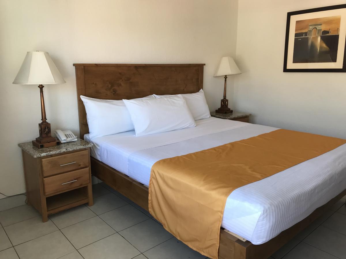 Hotel Guillen Jr ติฮัวนา ภายนอก รูปภาพ