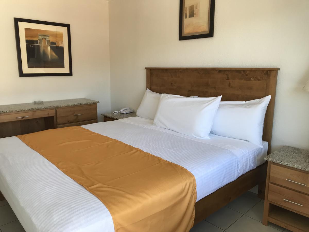 Hotel Guillen Jr ติฮัวนา ภายนอก รูปภาพ